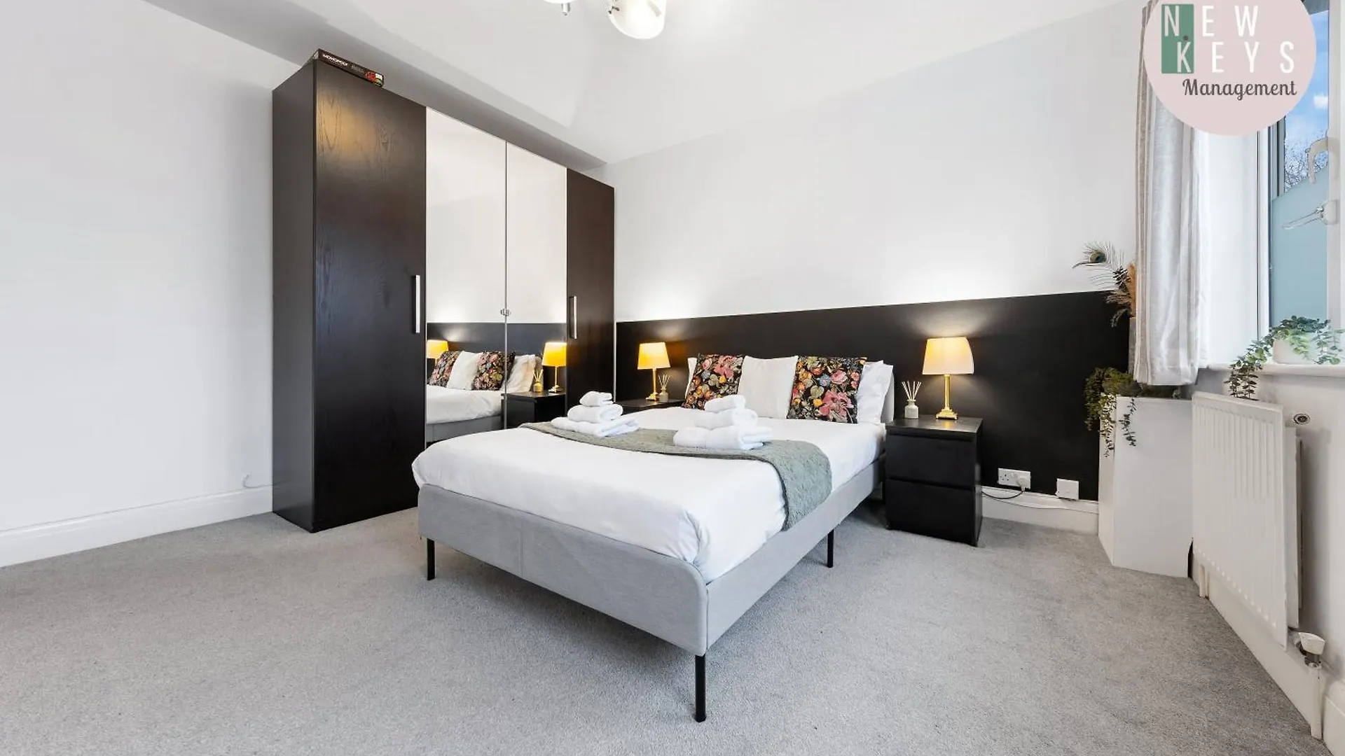 Powdermill Lodge Hanworth Apartment